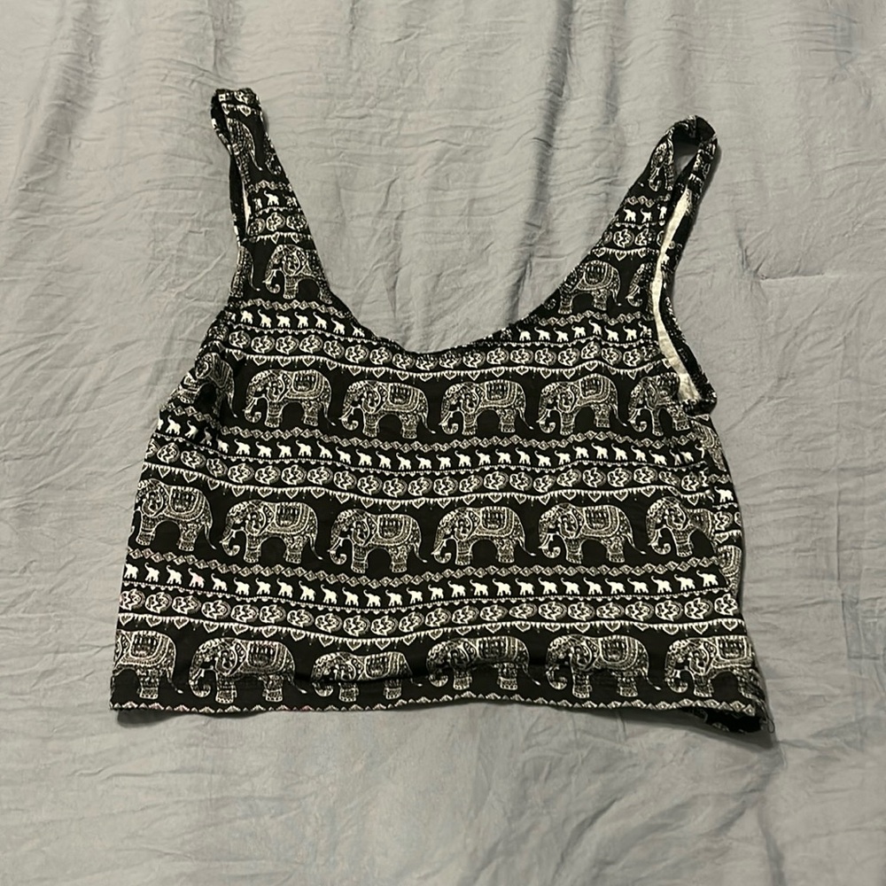 Rue 21 elephant crop top